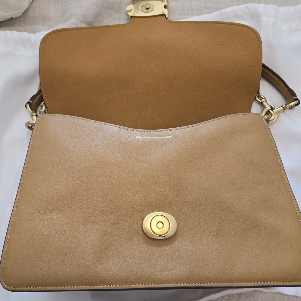 SOLD - Coach Chain Tabby 30 In Honey Brown - Picture 3 of 8